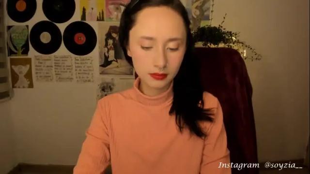 Image 2 of bella__w Stream on Chaturbate on 1 month ago