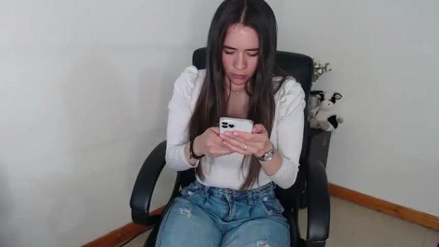Image 2 of bella_ames Stream on Chaturbate on 19 months ago