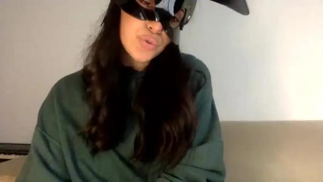 Image 12 of bella_bite Stream on Chaturbate on 16 months ago