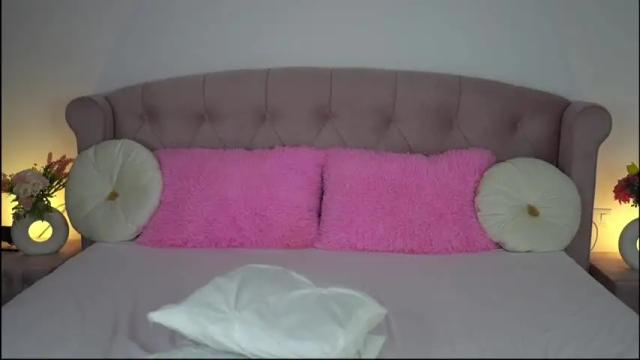 Image 10 of bella_blonda Stream on Chaturbate on 1 month ago