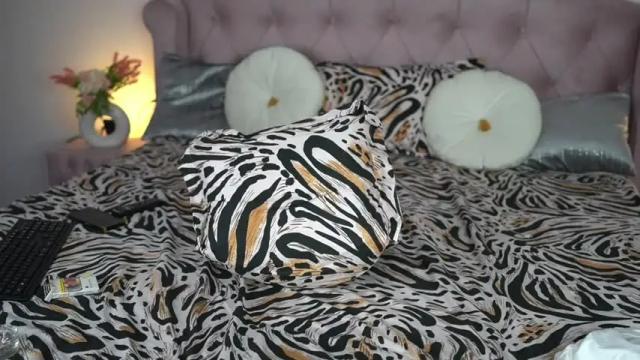 Image 2 of bella_blonda Stream on Chaturbate on 25 days ago