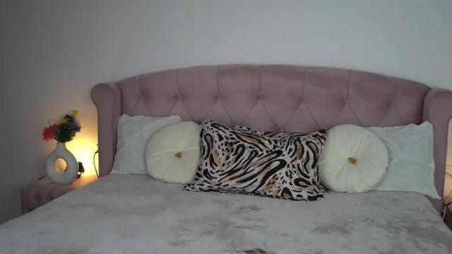 Image 7 of bella_blonda Stream on Chaturbate on 4 days ago