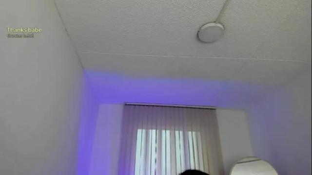Image 2 of bella_blue18 Stream on Chaturbate on 1 month ago