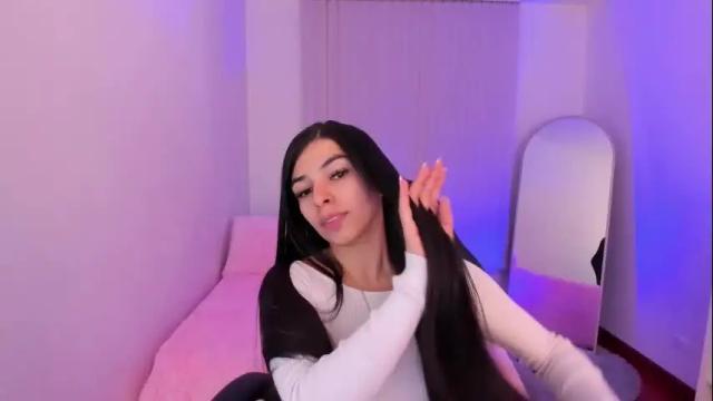 Image 4 of bella_blue18 Stream on Chaturbate on 8 months ago