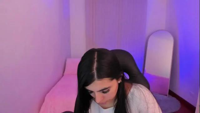Image 6 of bella_blue18 Stream on Chaturbate on 8 months ago