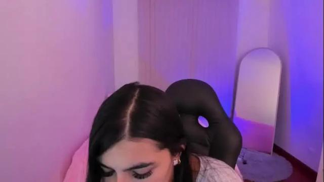 Image 8 of bella_blue18 Stream on Chaturbate on 8 months ago