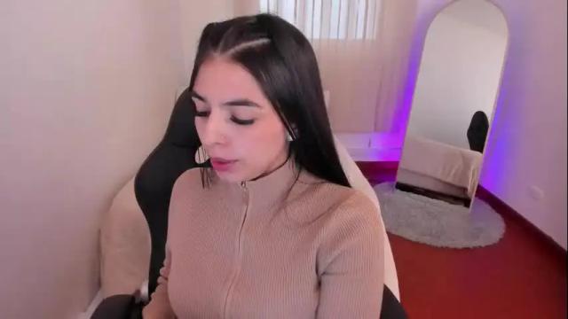 Image 12 of bella_blue18 Stream on Chaturbate on 8 months ago