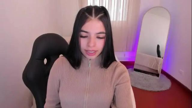 Image 4 of bella_blue18 Stream on Chaturbate on 8 months ago