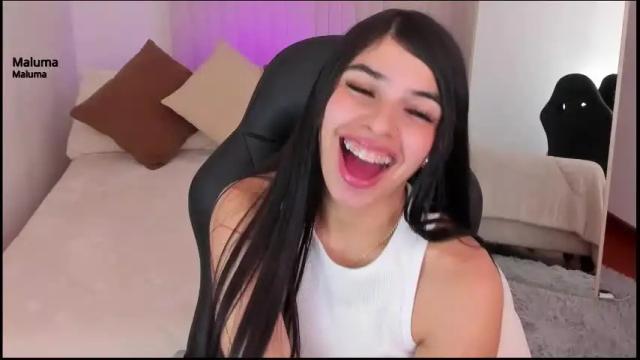 Image 11 of bella_blue18 Stream on Chaturbate on 1 month ago