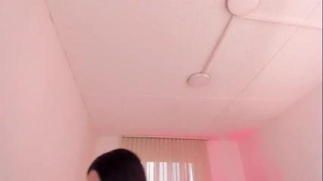 Image 4 of bella_blue18 Stream on Chaturbate on 7 months ago