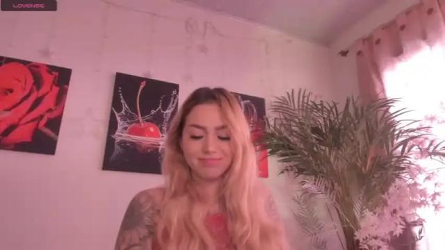 Image 8 of bella_collins_ Stream on Chaturbate on 15 months ago