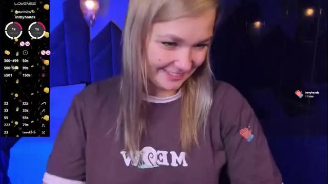 Image 2 of bella_cosmos Stream on Chaturbate on 2 months ago