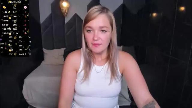 Image 4 of bella_cosmos Stream on Chaturbate on 2 months ago