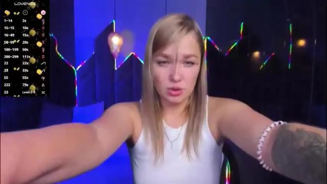 Image 2 of bella_cosmos Stream on Chaturbate on 2 months ago