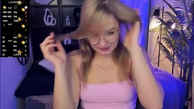 Image 7 of bella_cosmos Stream on Chaturbate on 2 months ago