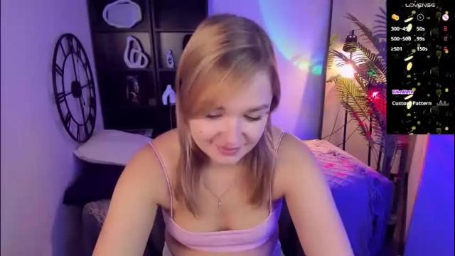 Image 7 of bella_cosmos Stream on Chaturbate on 1 month ago