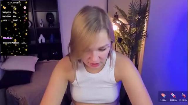 Image 12 of bella_cosmos Stream on Chaturbate on 1 month ago