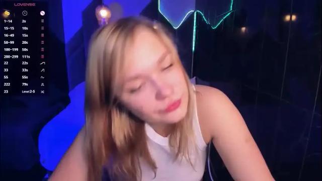 Image 4 of bella_cosmos Stream on Chaturbate on 1 month ago