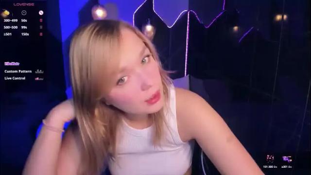Image 7 of bella_cosmos Stream on Chaturbate on 1 month ago