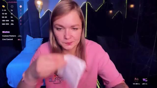 Image 11 of bella_cosmos Stream on Chaturbate on 1 month ago