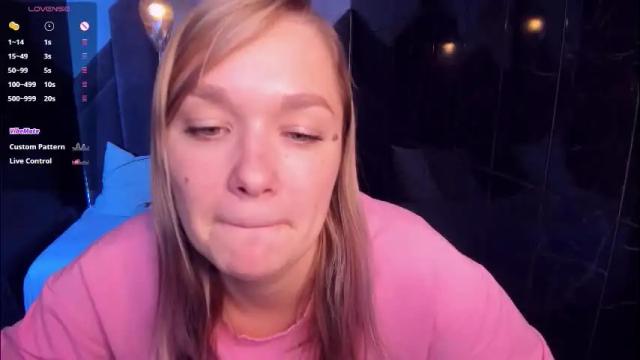 Image 4 of bella_cosmos Stream on Chaturbate on 1 month ago