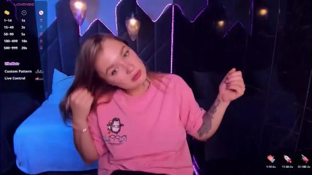 Image 8 of bella_cosmos Stream on Chaturbate on 1 month ago