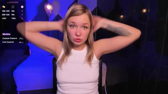 Image 10 of bella_cosmos Stream on Chaturbate on 1 month ago