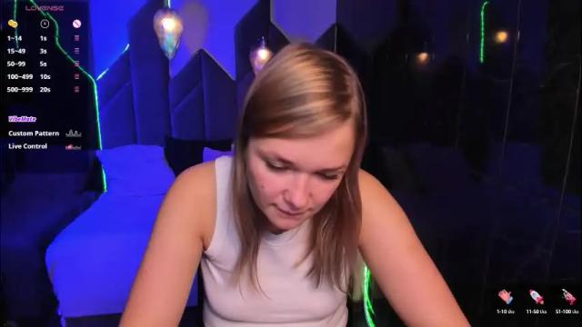 Image 2 of bella_cosmos Stream on Chaturbate on 1 month ago