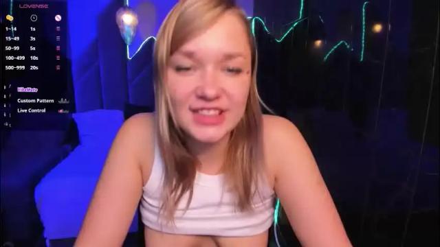 Image 6 of bella_cosmos Stream on Chaturbate on 1 month ago