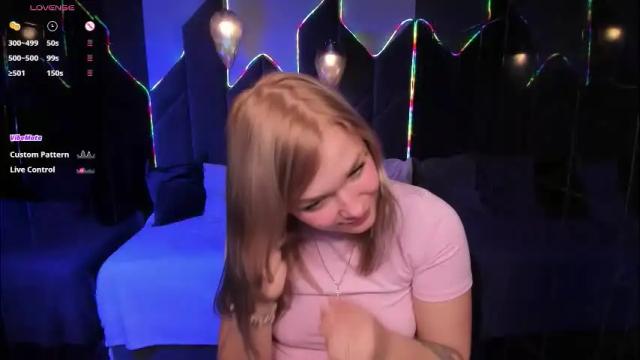 Image 11 of bella_cosmos Stream on Chaturbate on 11 days ago