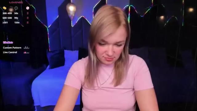 Image 8 of bella_cosmos Stream on Chaturbate on 11 days ago