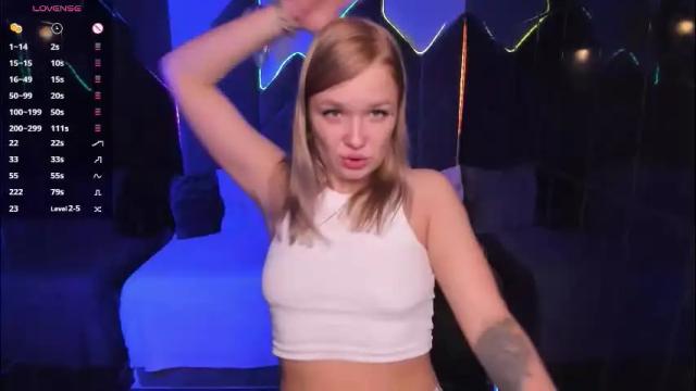 Image 3 of bella_cosmos Stream on Chaturbate on 10 days ago