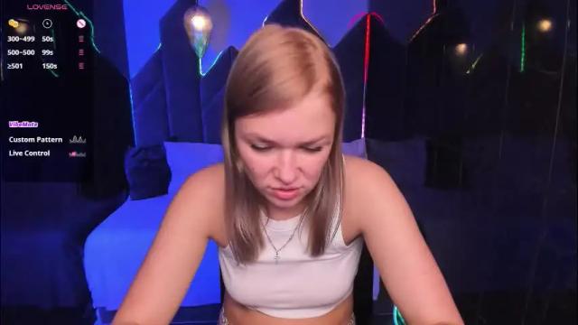 Image 8 of bella_cosmos Stream on Chaturbate on 10 days ago