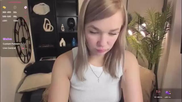 Image 2 of bella_cosmos Stream on Chaturbate on 9 days ago