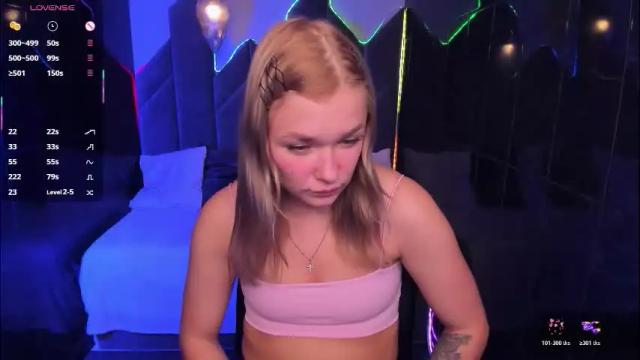 Image 10 of bella_cosmos Stream on Chaturbate on 1 day ago