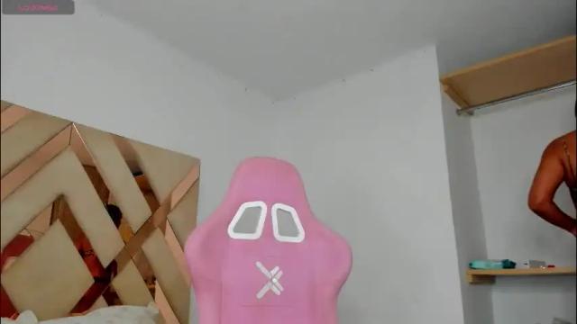 Image 3 of bella_cute2 Stream on Chaturbate on 2 months ago