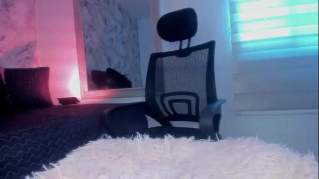Image 11 of bella_desi Stream on Chaturbate on 1 month ago