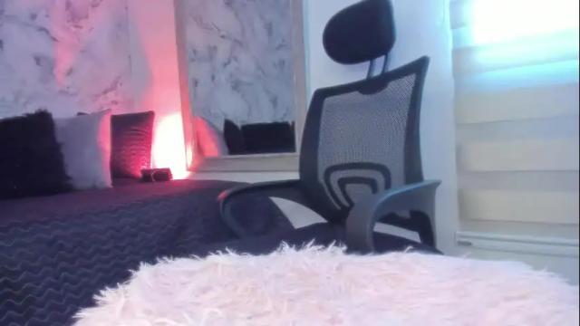 Image 12 of bella_desi Stream on Chaturbate on 1 month ago