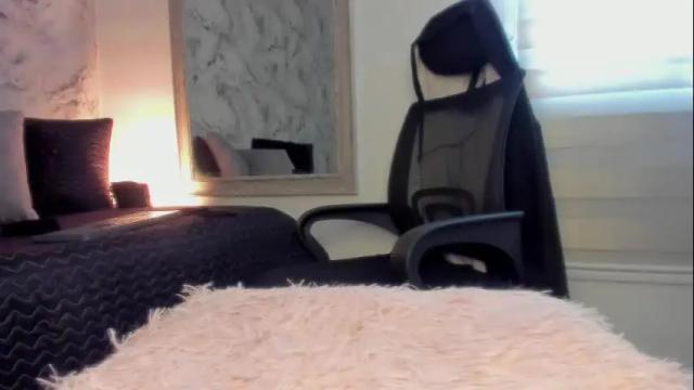 Image 2 of bella_desi Stream on Chaturbate on 1 month ago