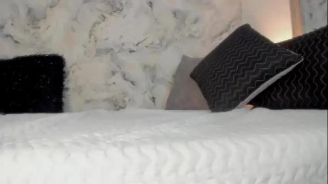 Image 3 of bella_desi Stream on Chaturbate on 27 days ago