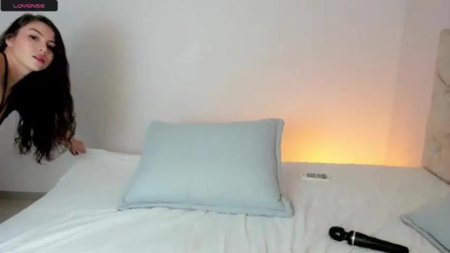 Image 4 of bella_evans_01 Stream on Chaturbate on 14 months ago