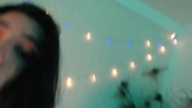 Image 4 of bella_isabella_ Stream on Chaturbate on 16 months ago