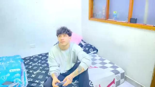 Image 4 of bella_kim29 Stream on Chaturbate on 21 months ago