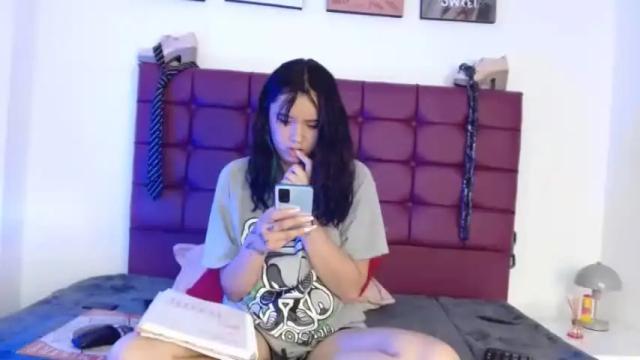 Image 11 of bella_lr Stream on Chaturbate on 14 months ago