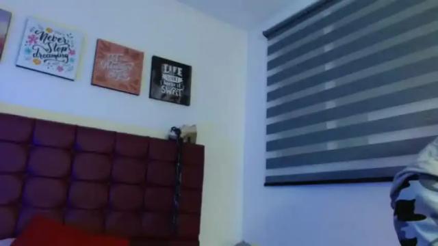 Image 4 of bella_lr Stream on Chaturbate on 14 months ago
