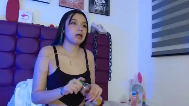 Image 6 of bella_lr Stream on Chaturbate on 14 months ago
