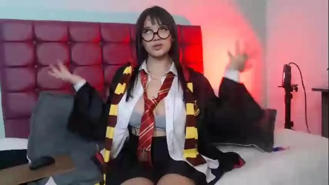 Image 2 of bella_lr Stream on Chaturbate on 3 days ago