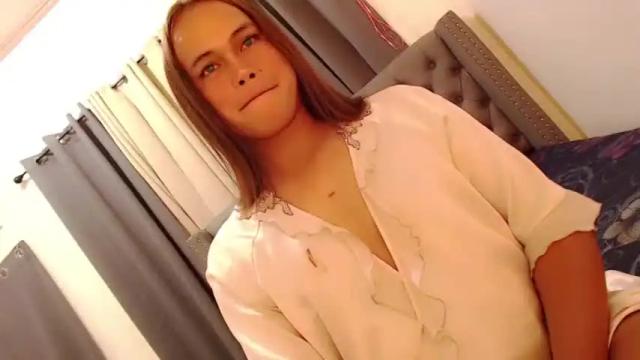 Thumbnail 1, bella_lunaxx's Stream at Chaturbate, 13 months ago