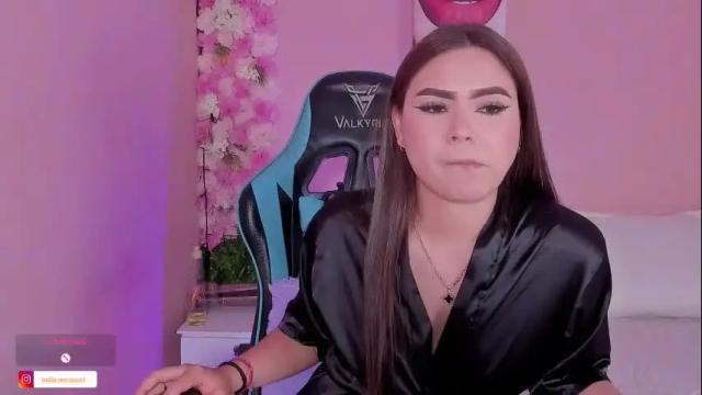 Image 2 of bella_manson_ Stream on Chaturbate on 4 months ago