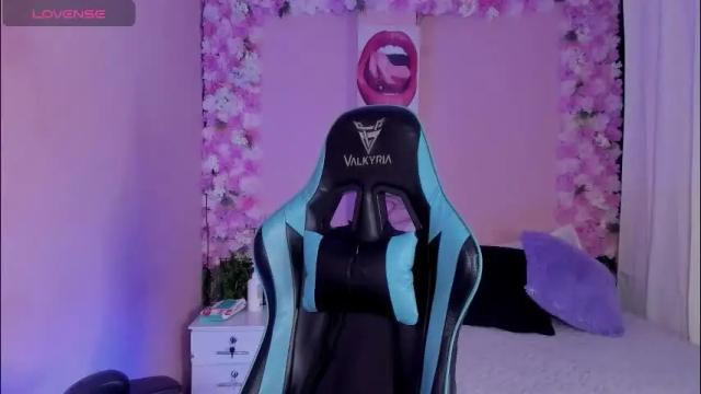 Image 2 of bella_manson_ Stream on Chaturbate on 4 months ago